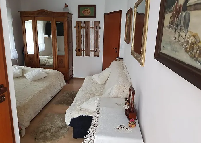 Ponikiew - בית הארחה